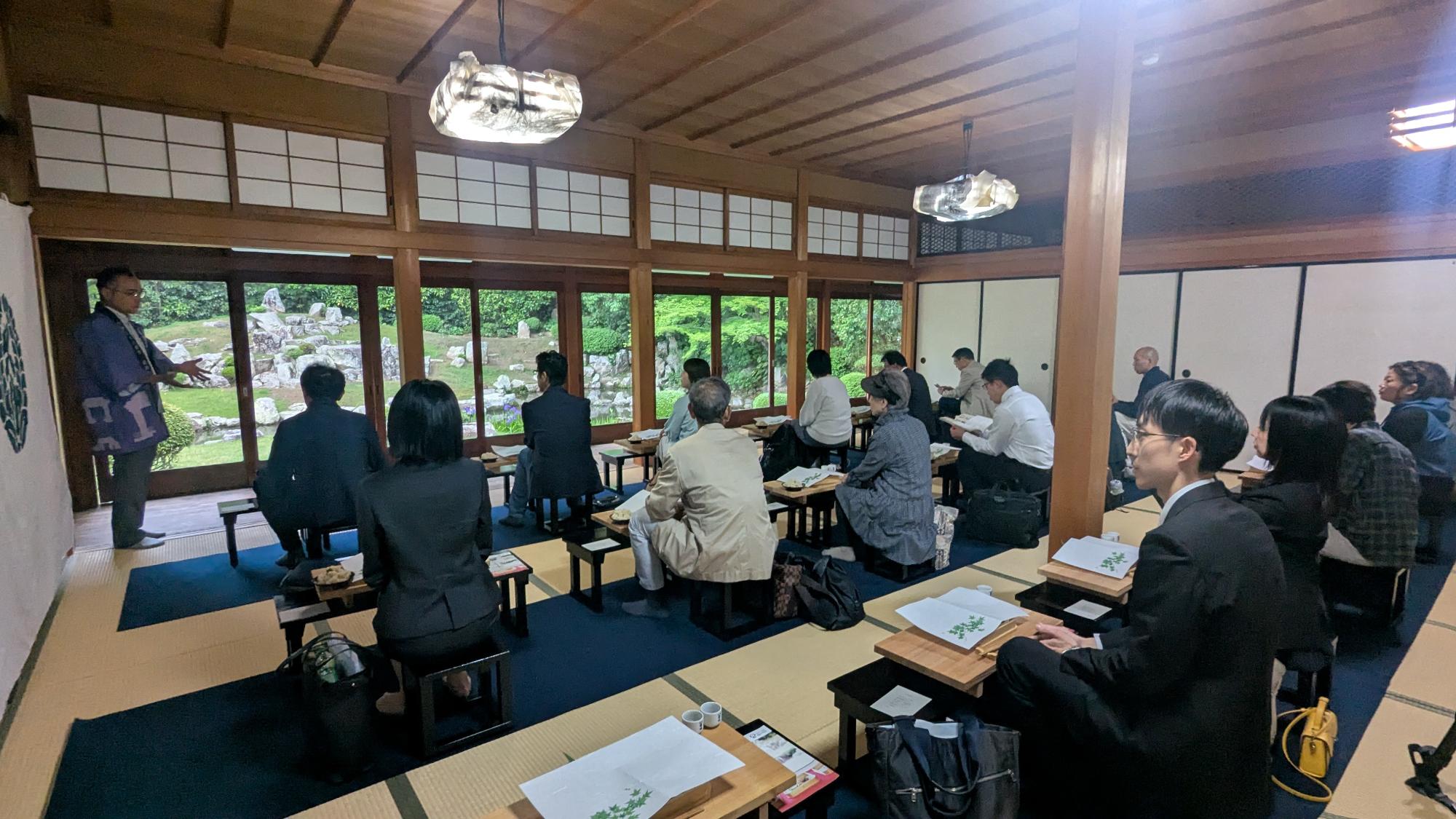萬福寺の宴の会場の様子