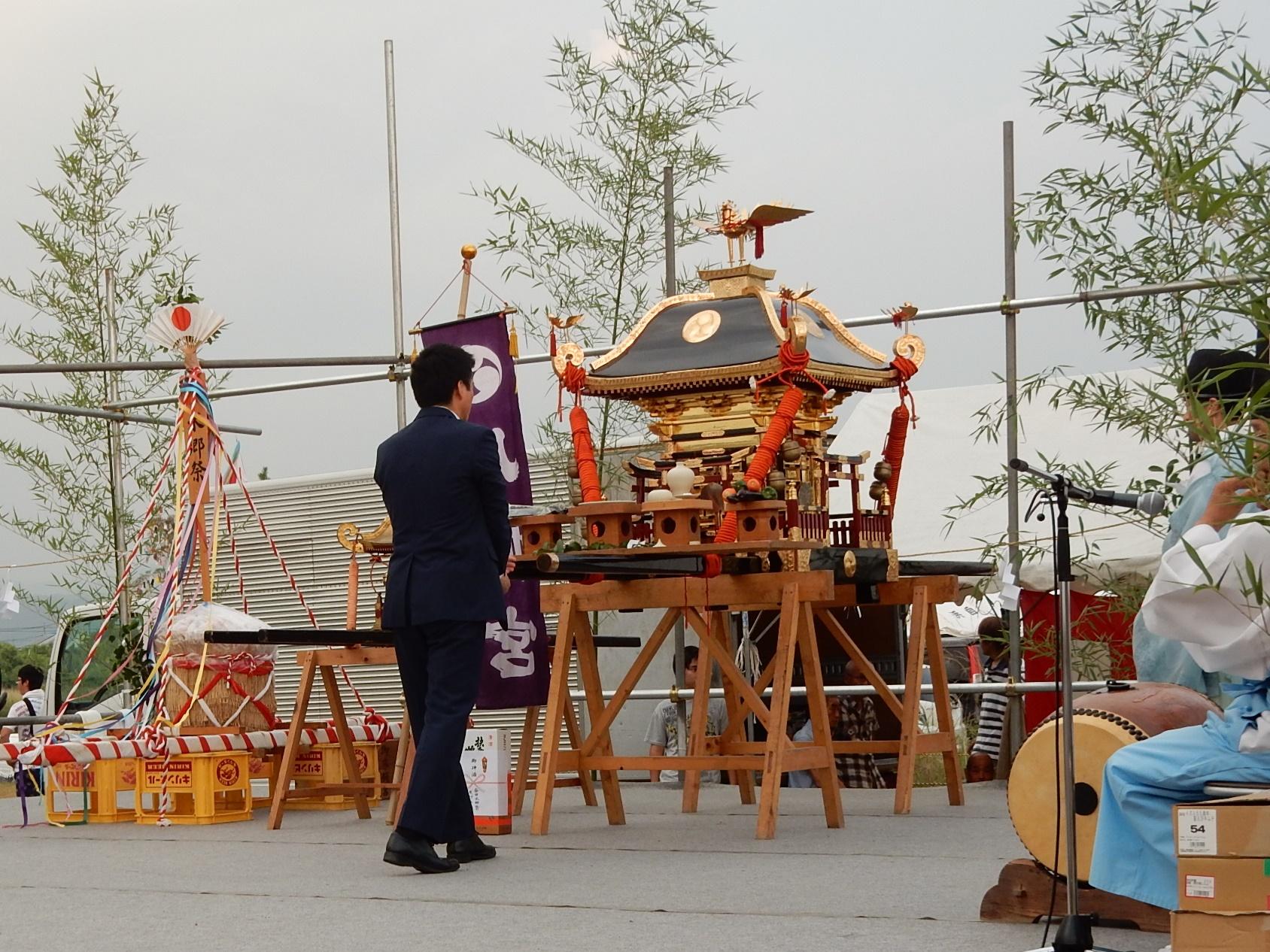益田水郷祭神事の様子の写真