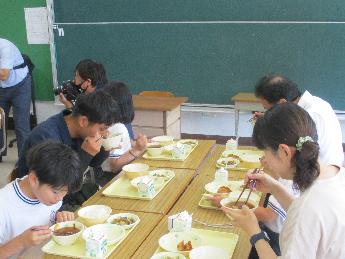 給食での様子