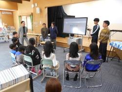 県立大生の出前授業