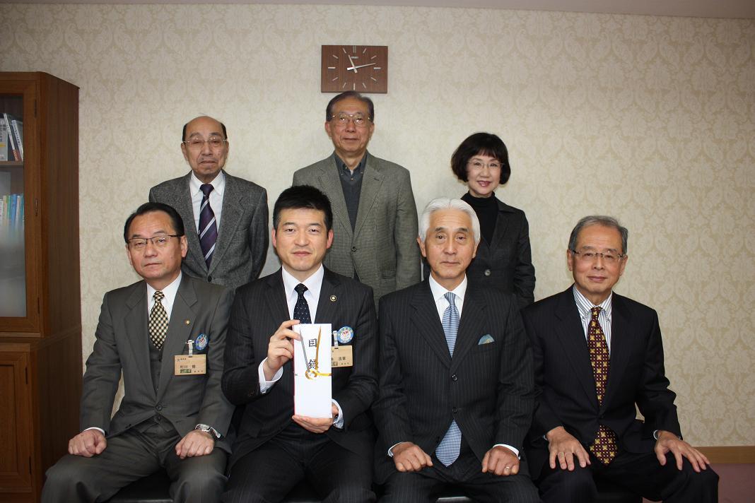 日本遺産を目指す益田市民会議寄附金贈呈式記念写真