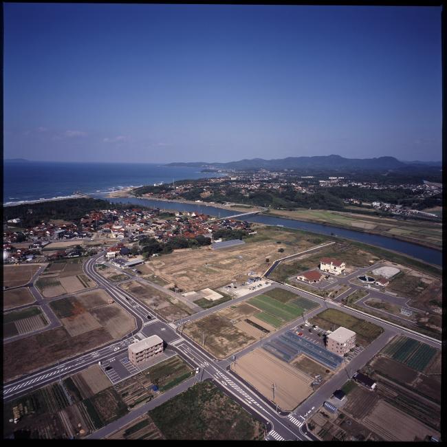 上空から見た中須東原遺跡(国史跡)の写真