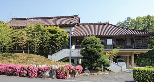 益田市立雪舟の郷記念館の外観の写真