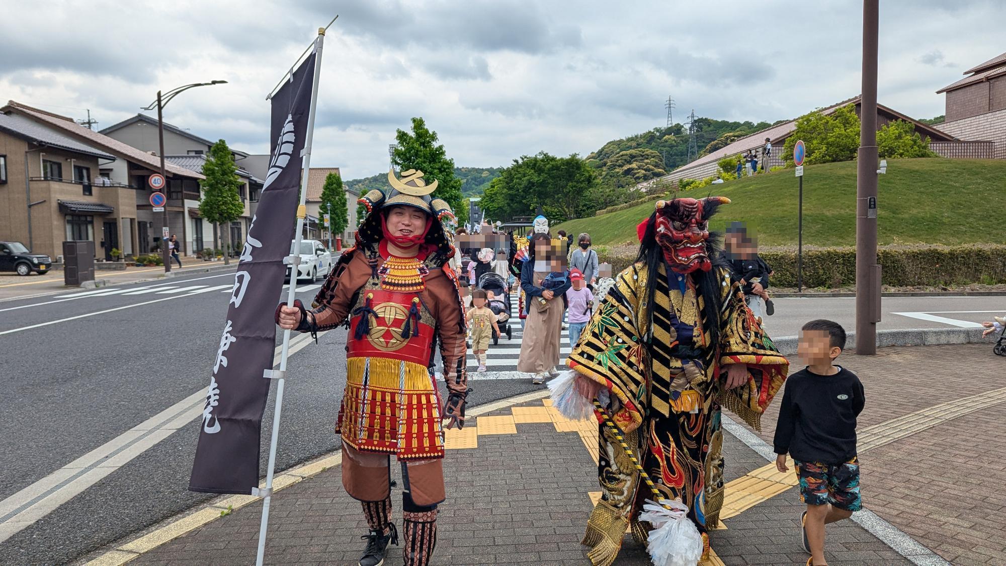 MASUDA石見神楽WEEKの神楽道中での甲冑武者によるPR2