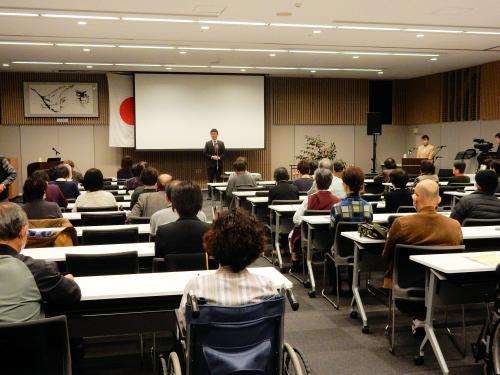 ほっとサロン講座にて挨拶をする市長の様子の写真