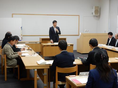 芸術文化とふれあう協議会総会にて挨拶を述べる市長の写真