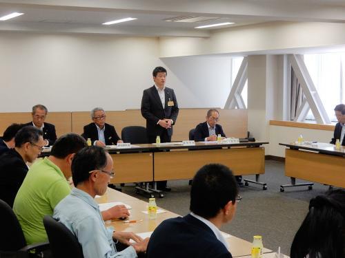 石西地域農林振興協議会総会にて挨拶を述べる市長の写真