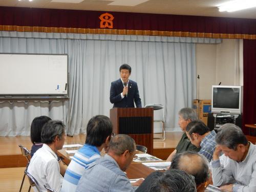 今市川改修促進期成同盟会第34回定期総会にて挨拶を述べる市長の写真