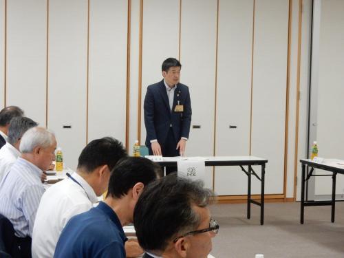 益田市観光協会第4回理事会及び通常総会にて挨拶を述べる市長の写真