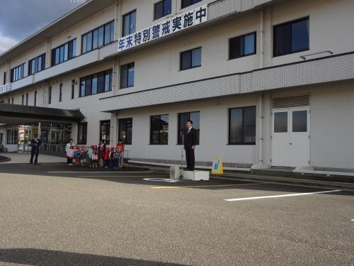 歳末出動式にて挨拶をする市長の様子の写真