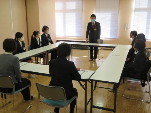 医学部意見交換会にて挨拶をする市長の様子の写真