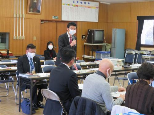 匹見協議会にて挨拶をする市長の様子の写真