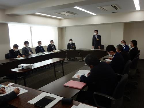 ひとづくり協議会にて挨拶をする市長の様子の写真
