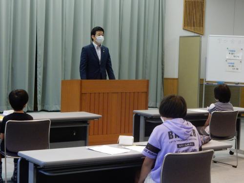 学び舎ますだに出席する市長の写真