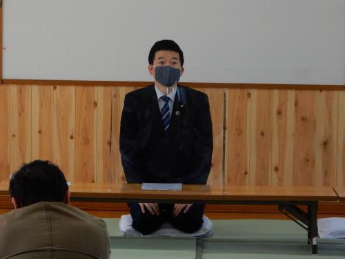 多田自治会総会にて挨拶を述べる市長の写真