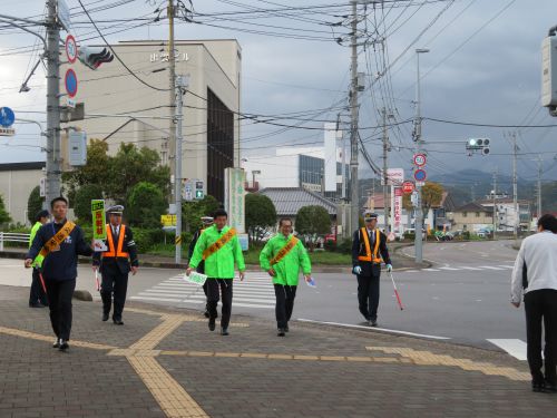 交通安全街頭キャンペーン「益田市交通安全ささえ愛2000」に出席の市長の写真