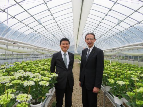 益田市と姉妹都市の大阪府高槻市の濱田市長と市長の写真1
