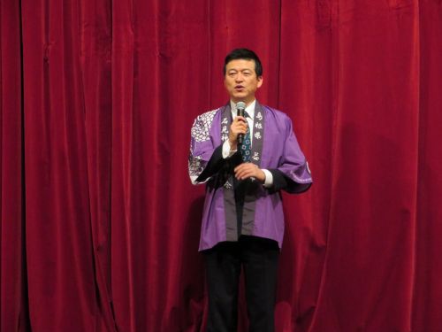 第47回ますだ石見神楽共演大会開会式に出席の市長の写真