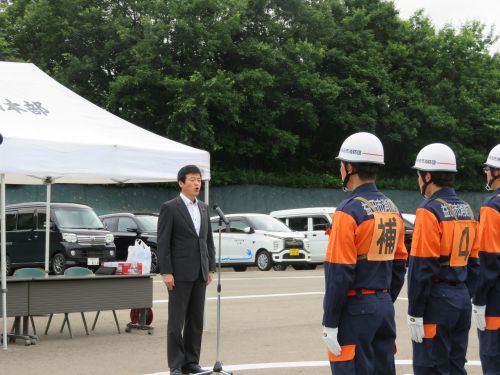 第68回島根県消防操法大会益田市消防団出場隊壮行会に出席の市長の写真