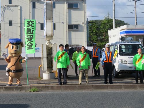 交通安全街頭キャンペーン「益田市交通安全ささえ愛2000」に出席の市長の写真