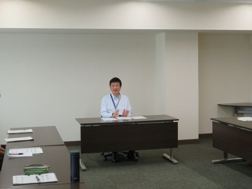 新規採用職員との意見交換会に出席の市長の写真
