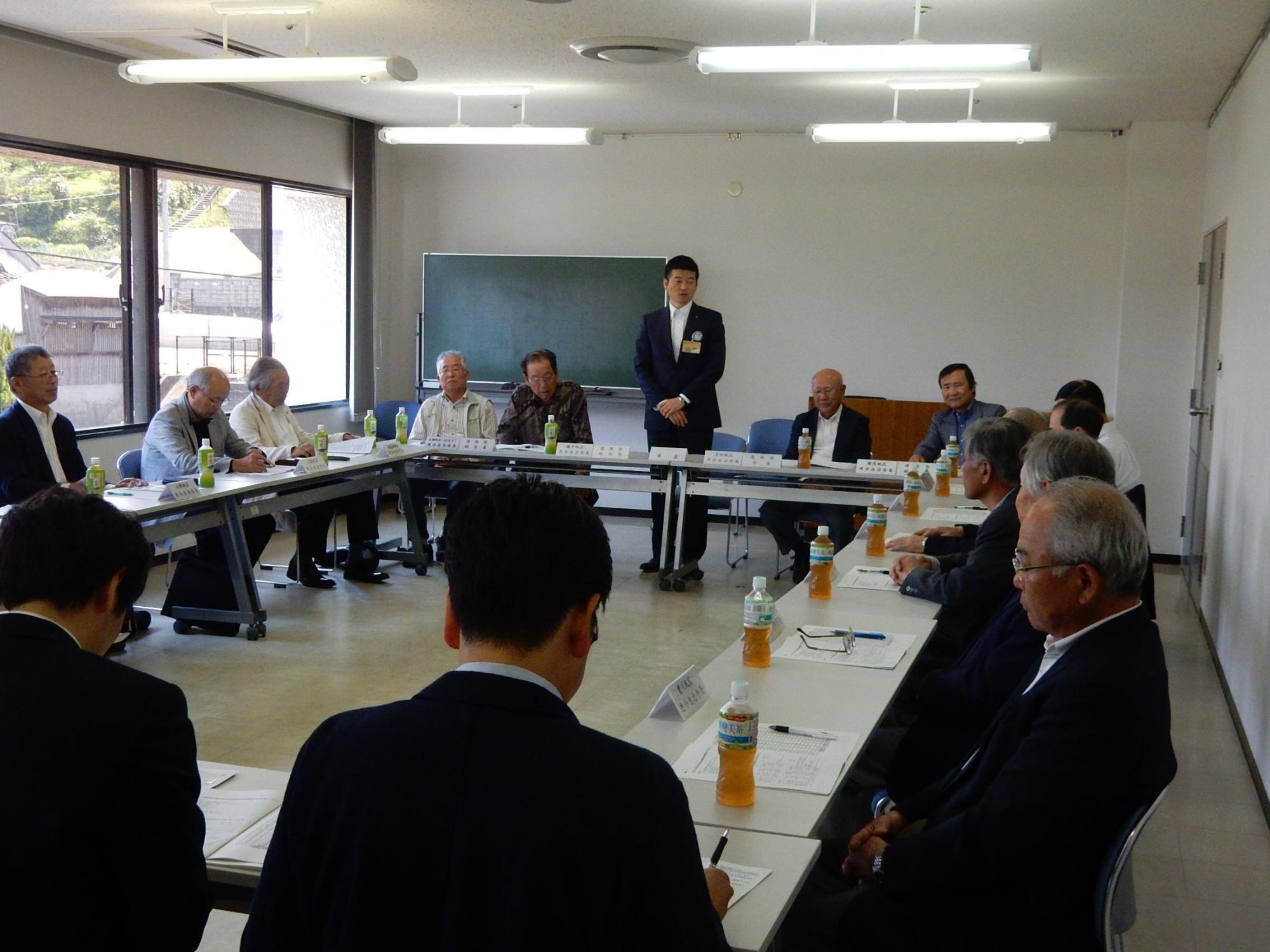 益田市自治会長連絡会にて話をする市長の様子の写真