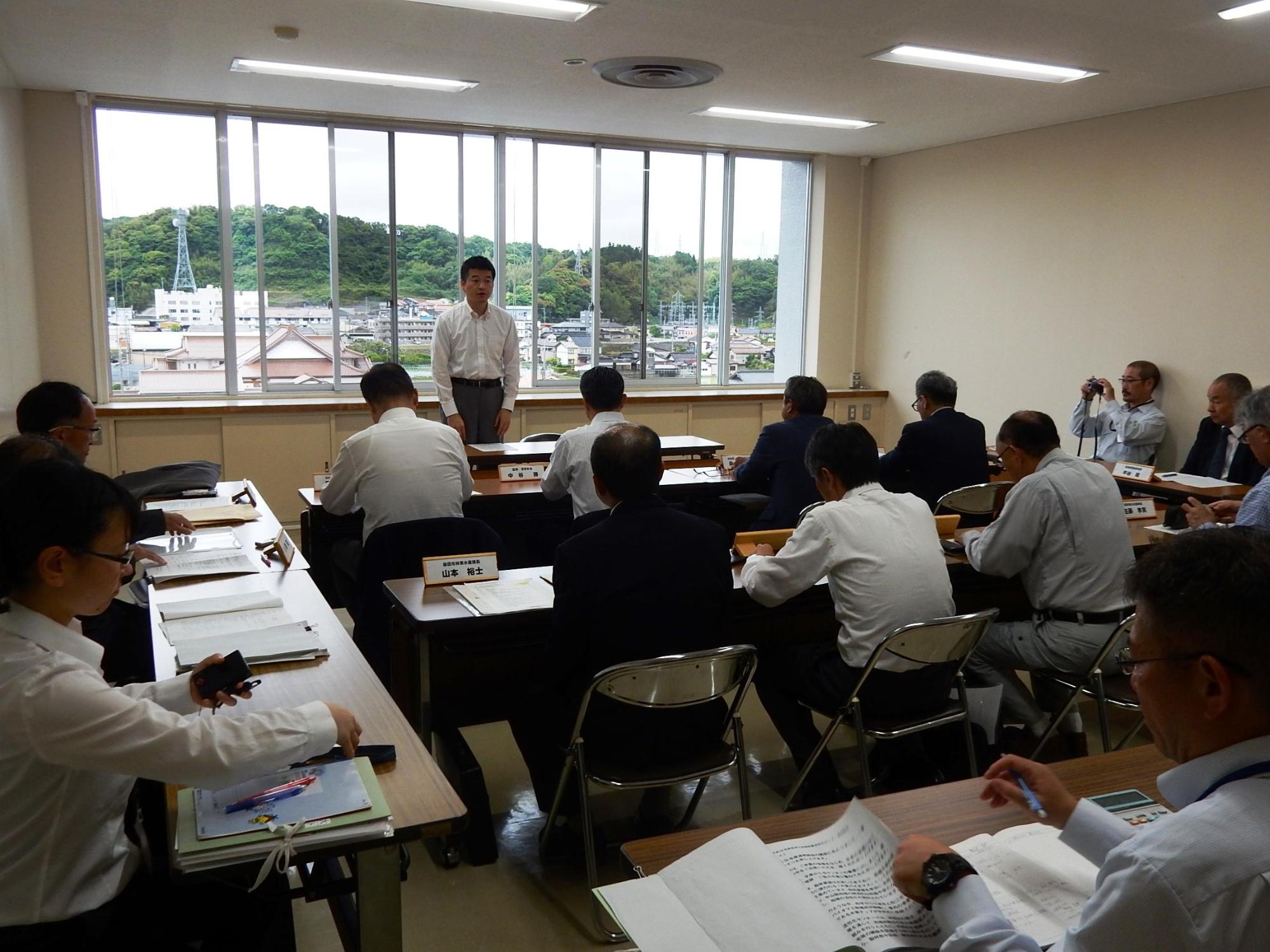 高津川林業活性化センター通常総会にて挨拶をする市長の様子の写真